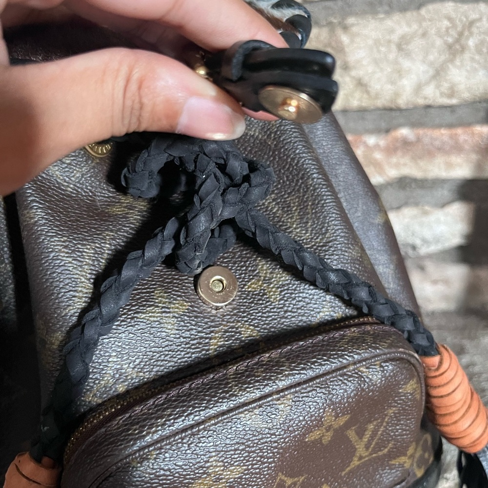 🖤 vintage Louis Vuitton boho cowhide and fringe montsouris pm backpack🖤 - Picture 8 of 11